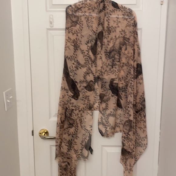 🌟Mix and Match 1for $10,2for$15 H&M animals print scarf - Picture 2 of 7